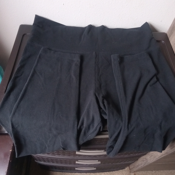 VS All Black Yoga Pants - Picture 4 of 4